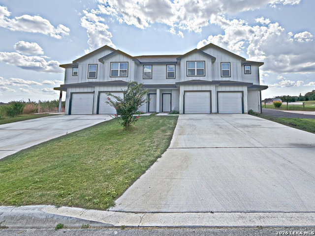 122 STEFAN EST Property Photo 1