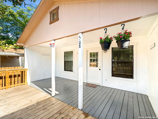 508 Randall Ave Property Photo 5