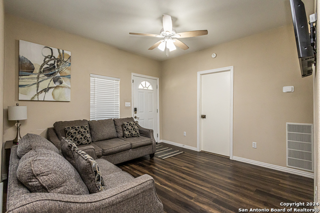 1202 N Center Property Photo 5