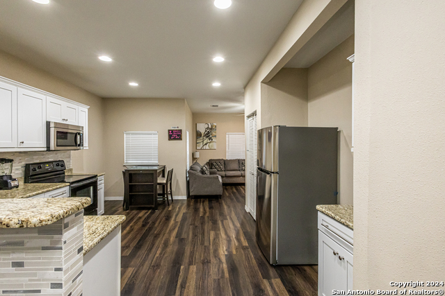 1202 N Center Property Photo 11