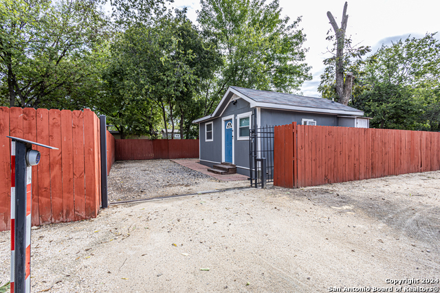 1202 N Center Property Photo 31
