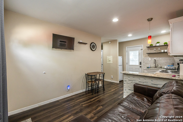 1202 N Center Property Photo 33
