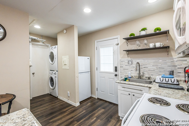 1202 N Center Property Photo 36