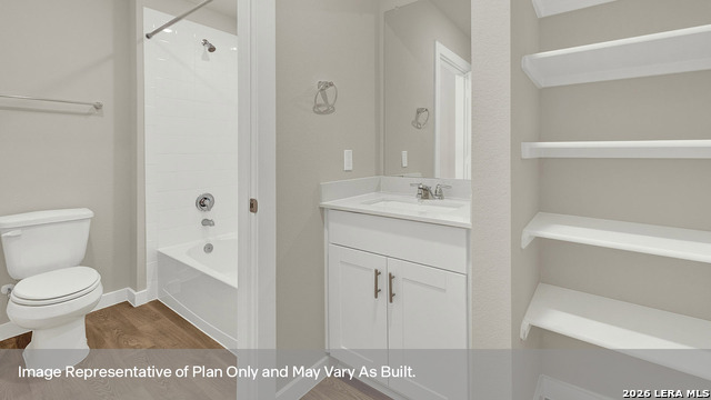 470 Gwenn Glade Cv Property Photo 5