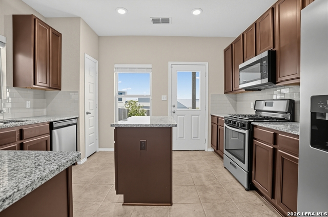 5502 Daniel Way Property Photo 3