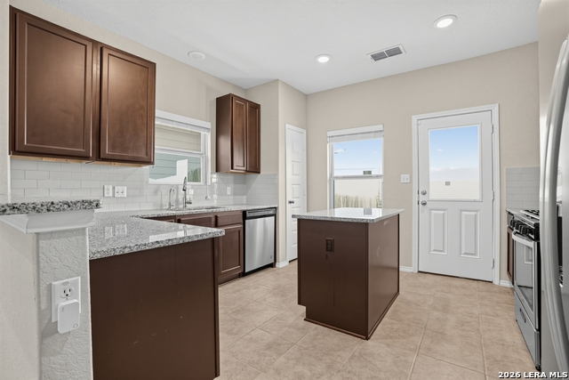 5502 Daniel Way Property Photo 9
