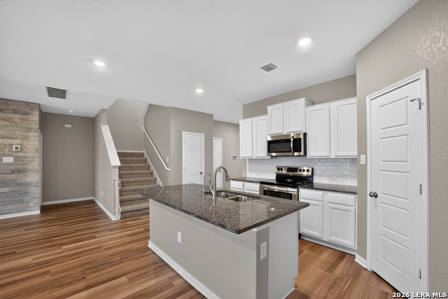 2130 Silver Maple Property Photo 10