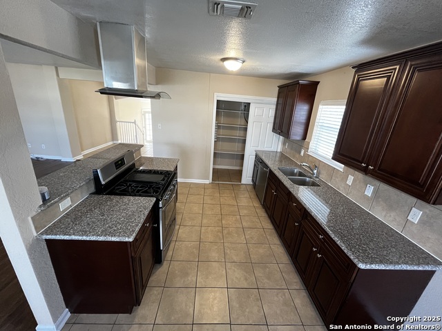 274 Rosemont Dr Property Photo 7