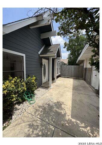 9611 Simplicity Dr Property Photo 4
