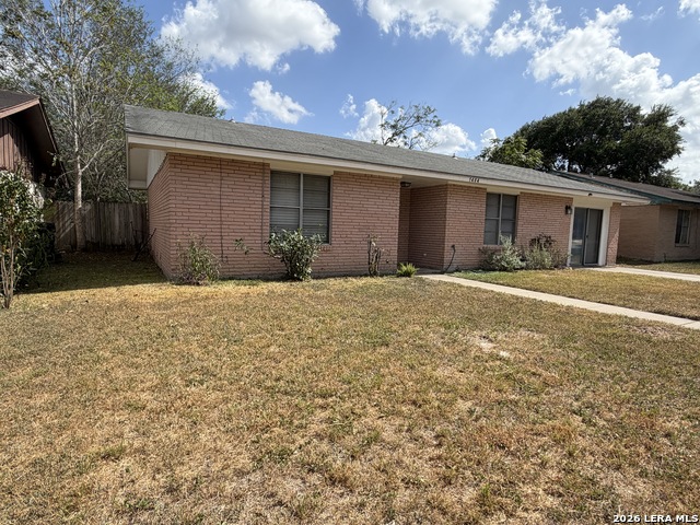 1404 Fairview Dr Property Photo 2