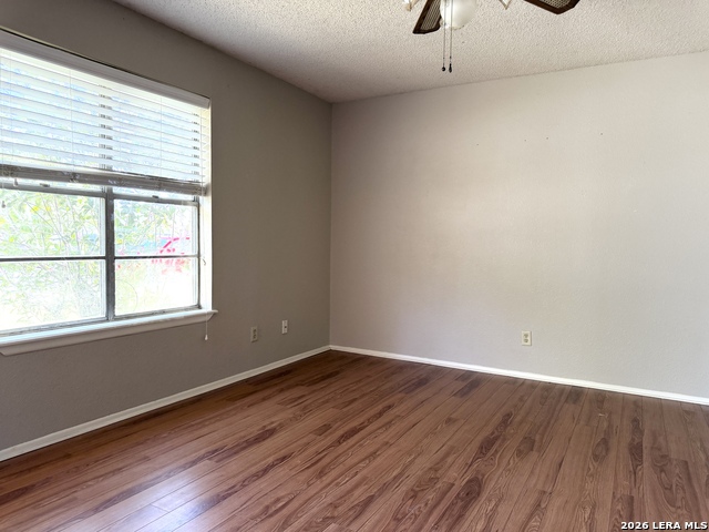 1404 Fairview Dr Property Photo 4
