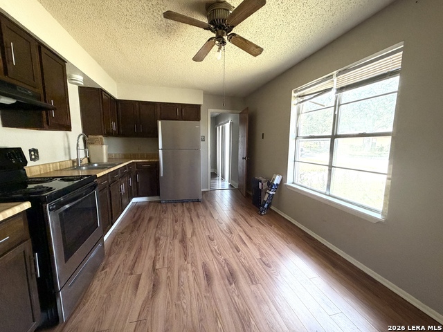 1404 Fairview Dr Property Photo 6