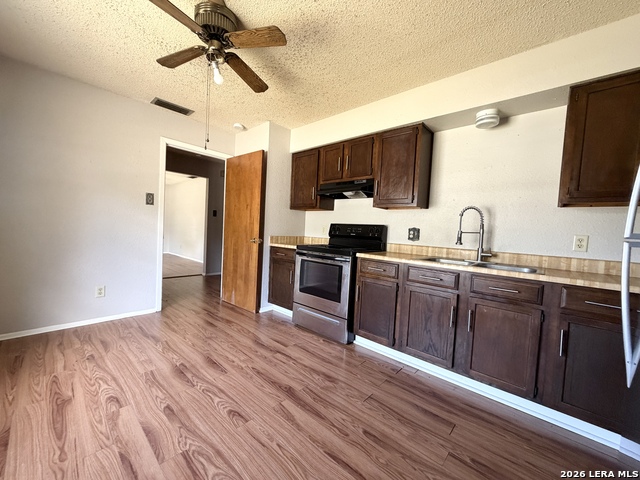 1404 Fairview Dr Property Photo 7