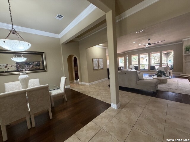 402 Cameron Cir Property Photo 3