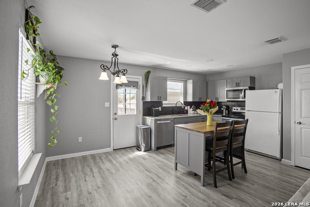 5923 Fox Cyn Property Photo 8