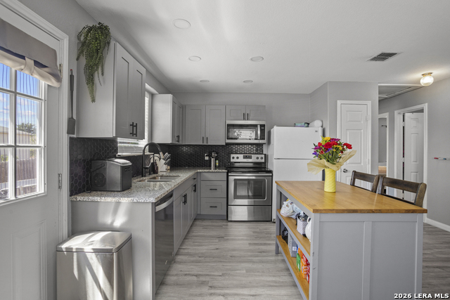 5923 Fox Cyn Property Photo 11