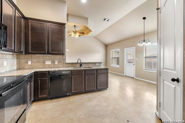 216 Stone Gate Dr Property Photo 5