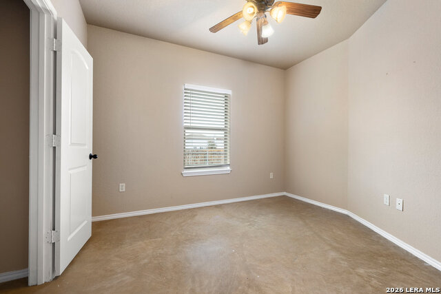 216 Stone Gate Dr Property Photo 8