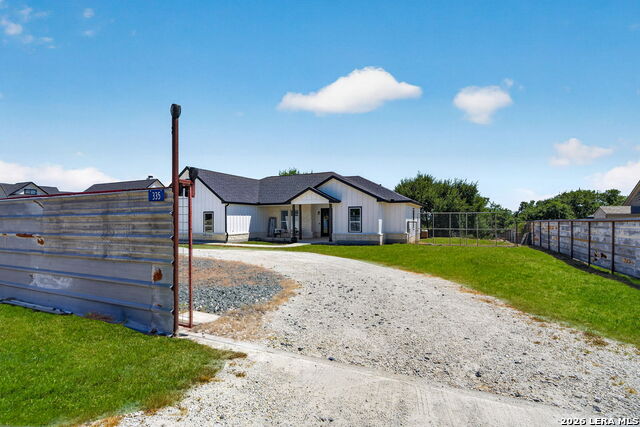 335 Saddle Mountain Dr Property Photo 5