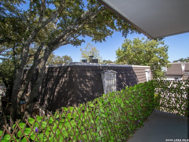 8030 Broadway Property Photo 5
