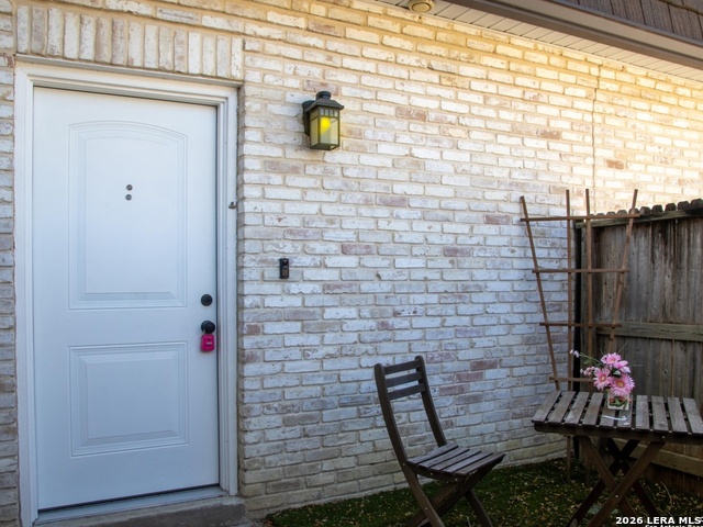 8030 Broadway Property Photo 6