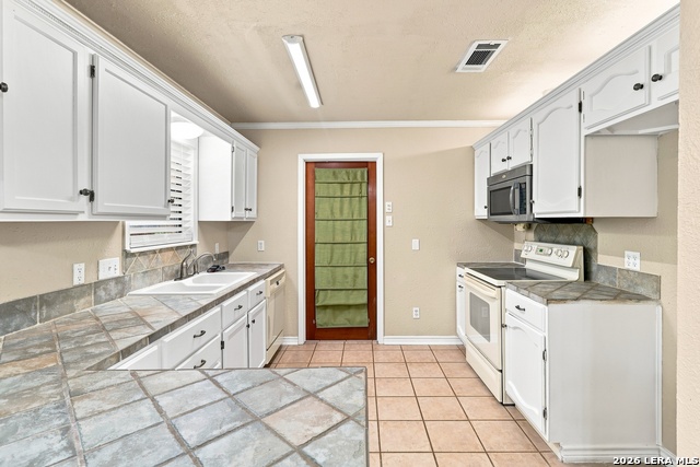 933 Lazy Trl Property Photo 9