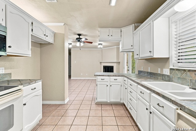 933 Lazy Trl Property Photo 10
