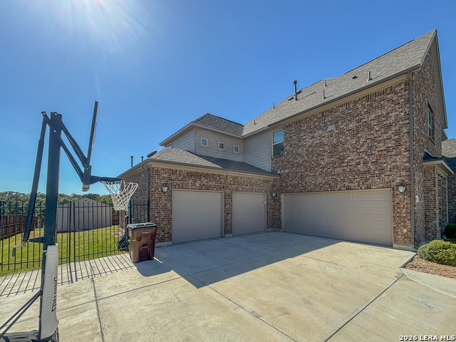 268 Englewood Ln Property Photo 4