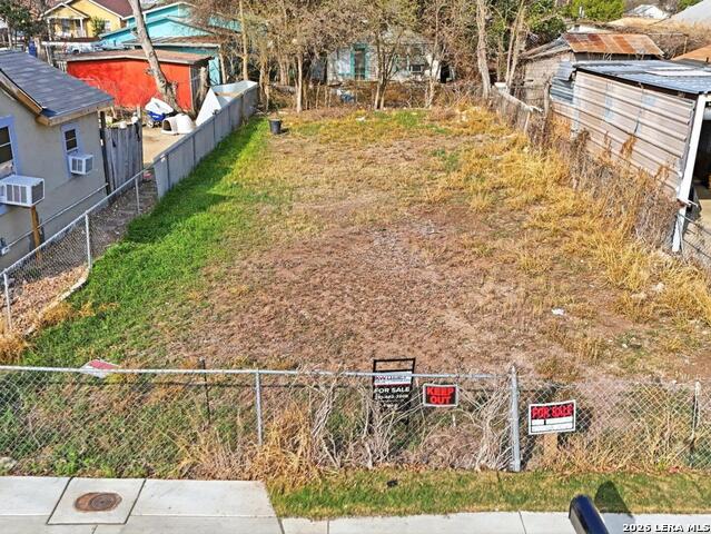 2229 S Trinity St Property Photo 3