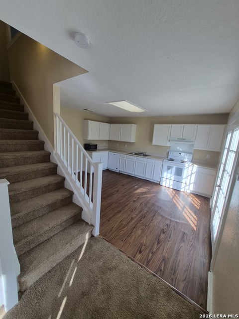 6623 Highland Grass Property Photo 9