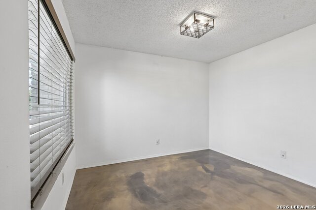 13802 Laurel Hollow Dr Property Photo 9