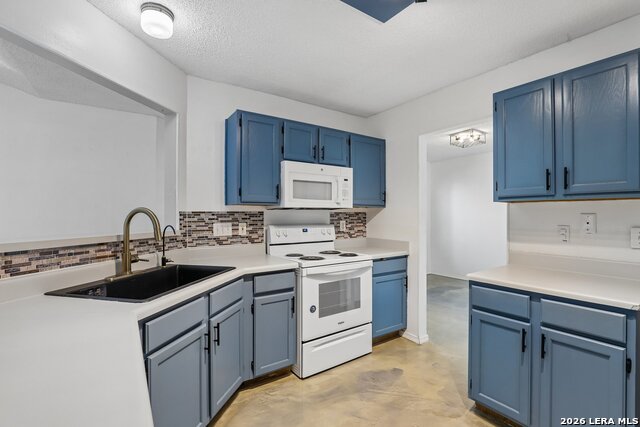 13802 Laurel Hollow Dr Property Photo 18