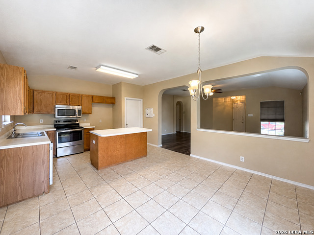 7306 Kingsland Property Photo 14