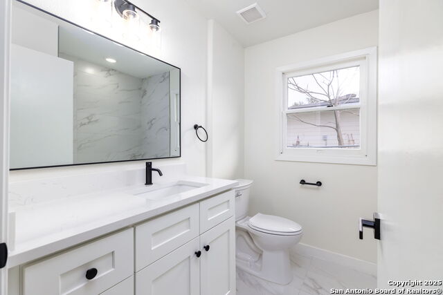 618 Santa Monica Property Photo 12