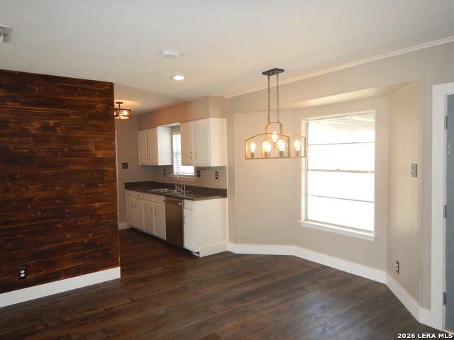 14139 Swallow Dr Property Photo 6
