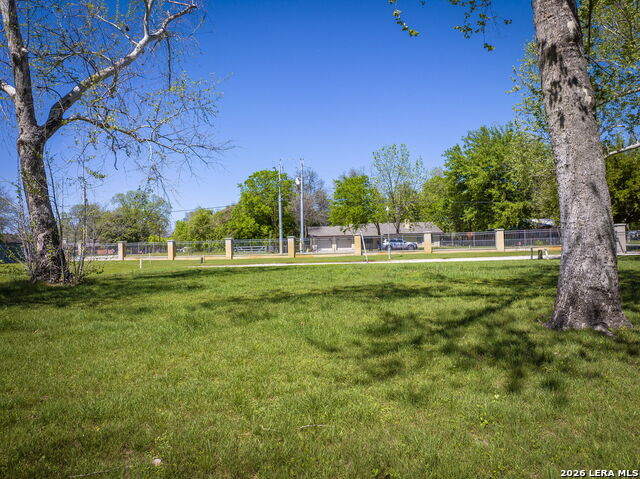 108 Cypress Property Photo 10