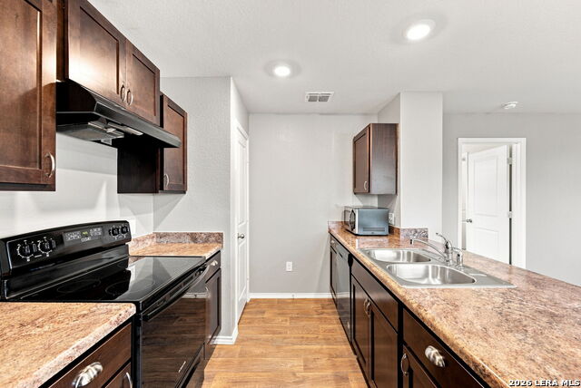 8111 Autares Sq Property Photo 3