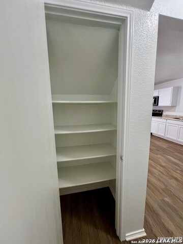 2411 Laden Mdws Property Photo 7