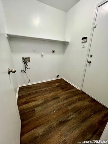 2411 Laden Mdws Property Photo 8