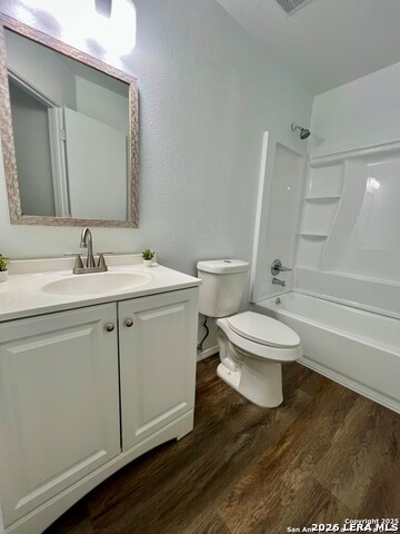2411 Laden Mdws Property Photo 20