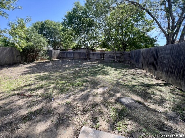 2411 Laden Mdws Property Photo 27