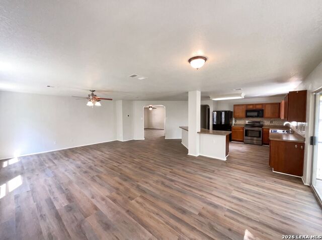 603 Mathis Mdw Property Photo 7