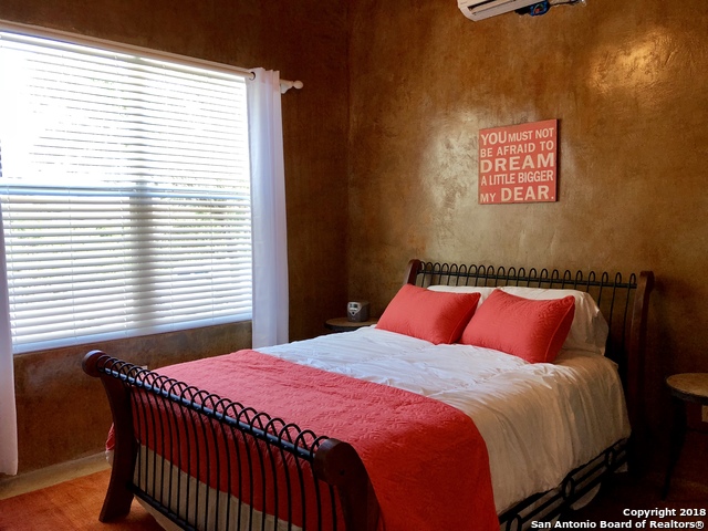 191 Paw Print Property Photo 6