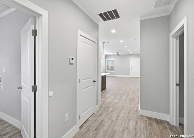 2115 W Houston St Property Photo 5