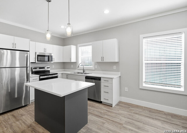2115 W Houston St Property Photo 8
