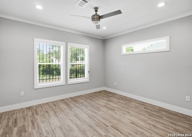 2115 W Houston St Property Photo 11