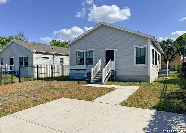 2115 W Houston St Property Photo 19