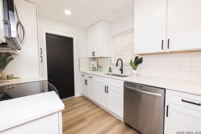 331 Shin Oak Dr Property Photo 12