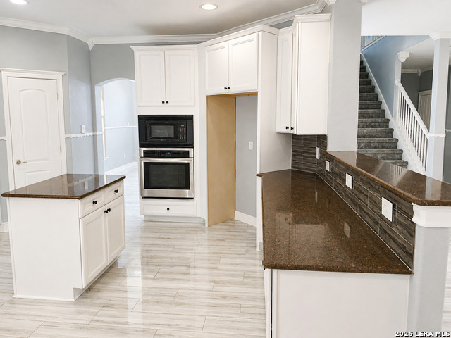 21419 La Pena Property Photo 4