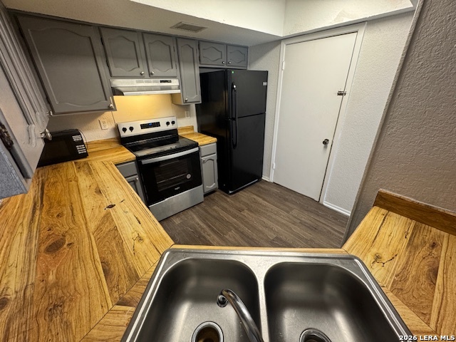 8024 Winsford Property Photo 3